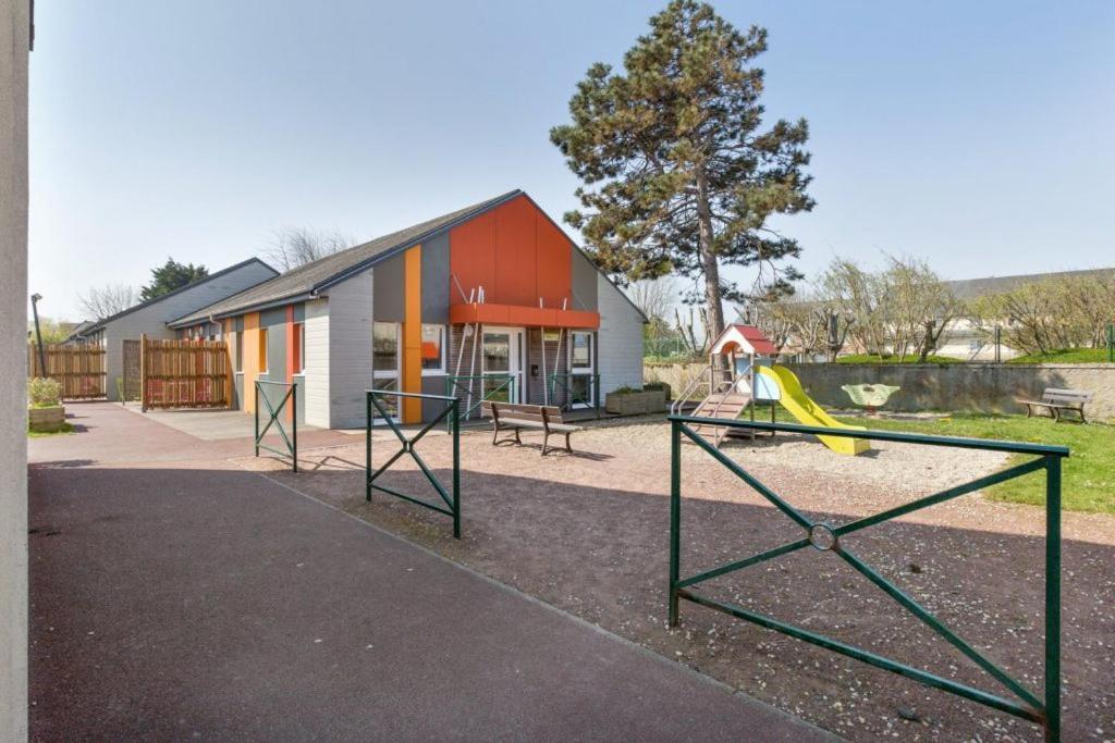 Les Tourelles Village De Vacances Анель Экстерьер фото
