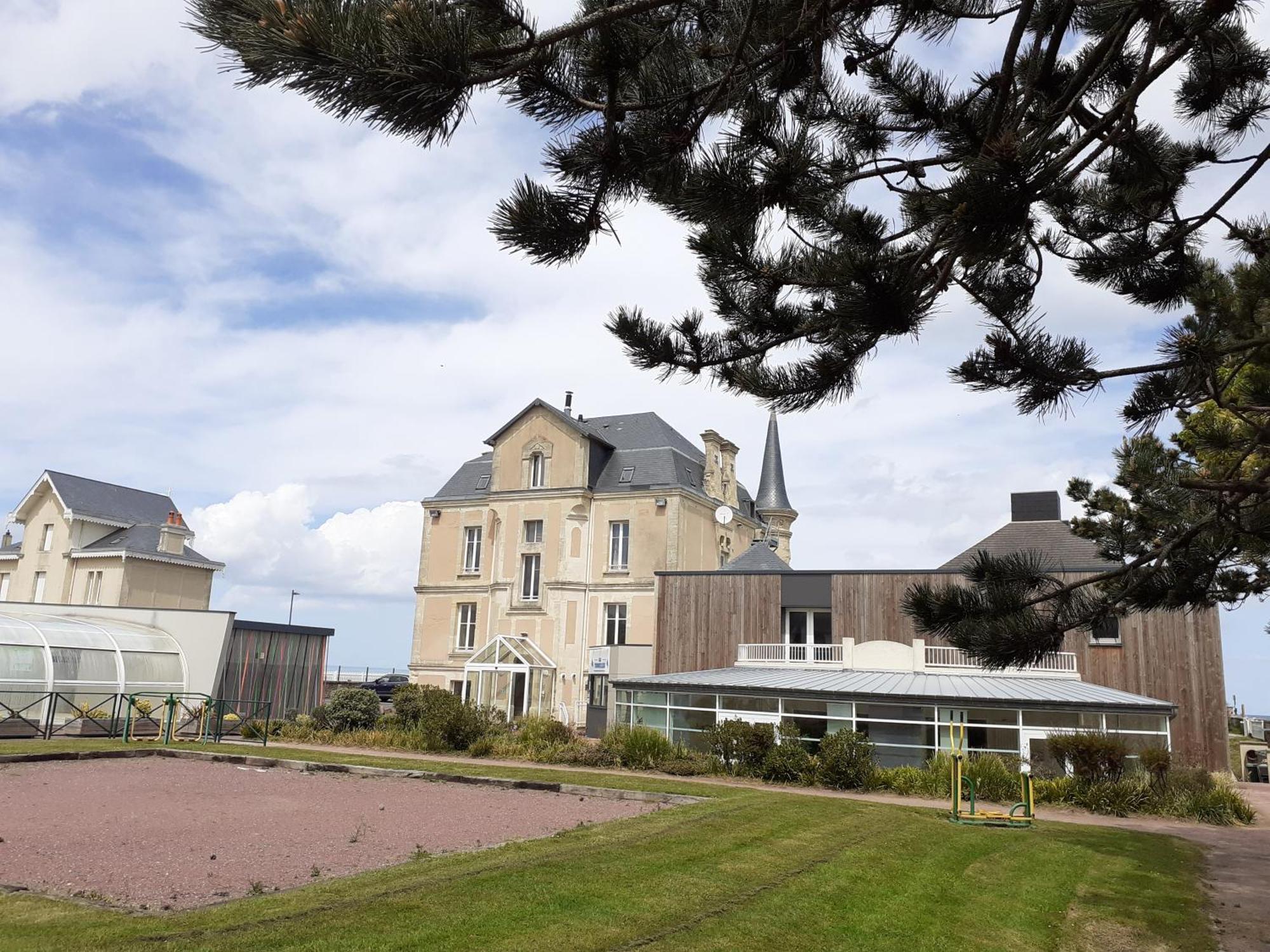 Les Tourelles Village De Vacances Анель Экстерьер фото